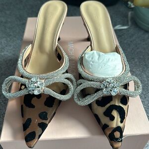 Mach and Mach leopard kitten heels